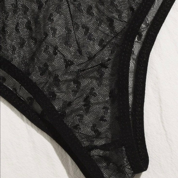 Lingerie set - Picture 3 of 3